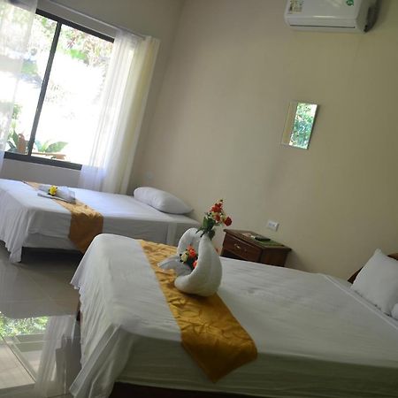 Manuel Antonio Hostel Resort Extérieur photo