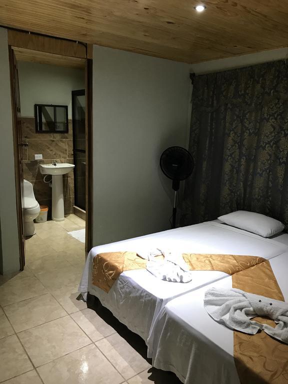 Manuel Antonio Hostel Resort Extérieur photo