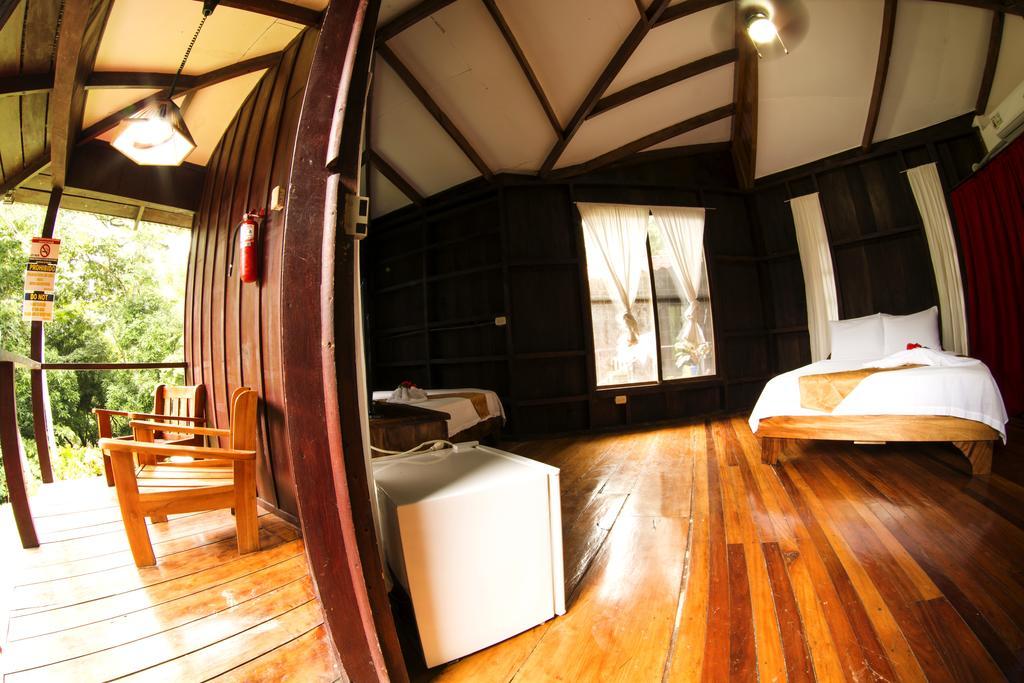 Manuel Antonio Hostel Resort Extérieur photo