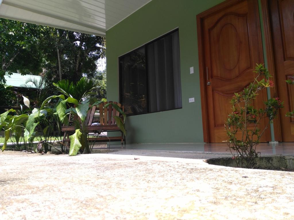 Manuel Antonio Hostel Resort Extérieur photo