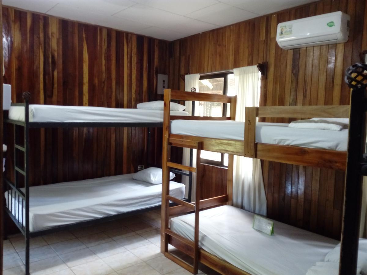 Manuel Antonio Hostel Resort Extérieur photo