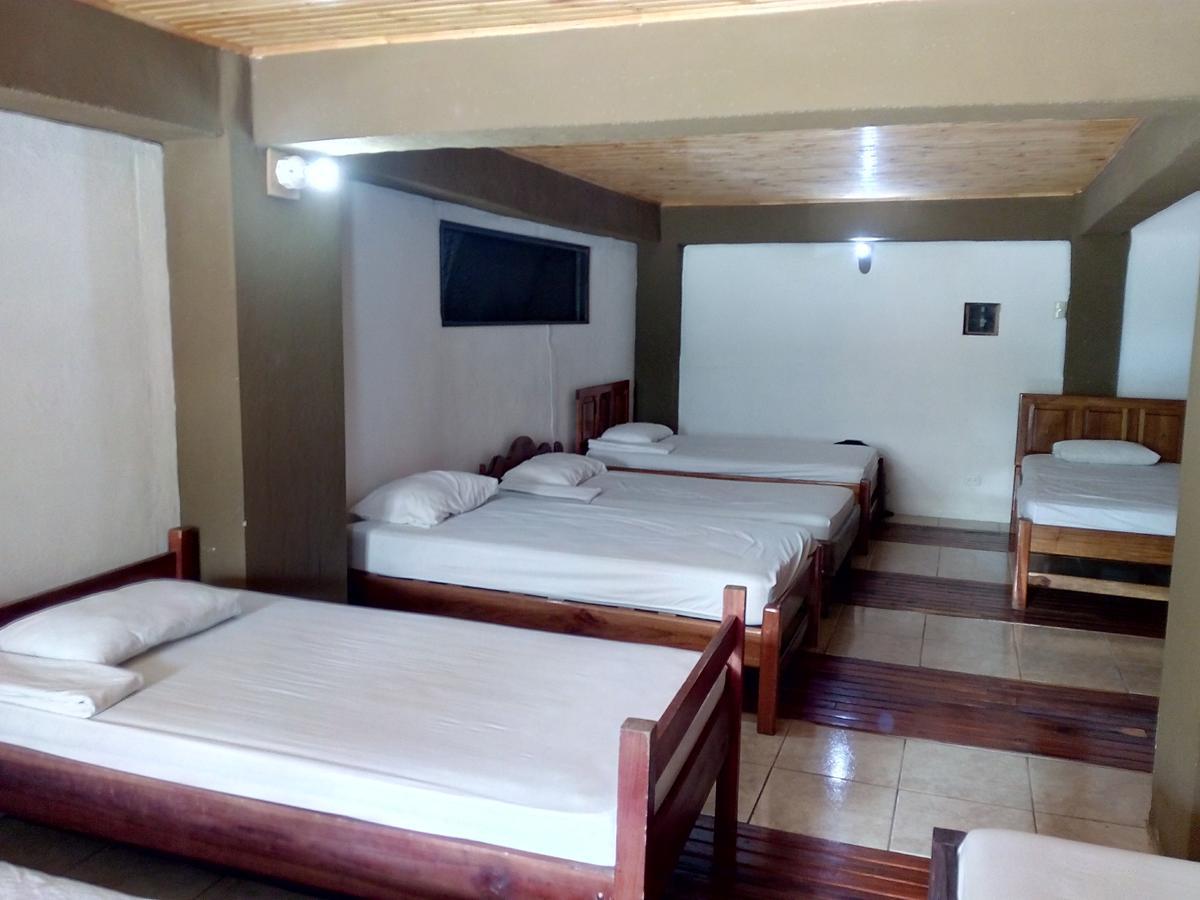 Manuel Antonio Hostel Resort Extérieur photo